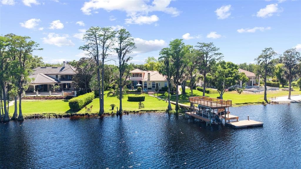 9901 MENANDER WOOD COURT