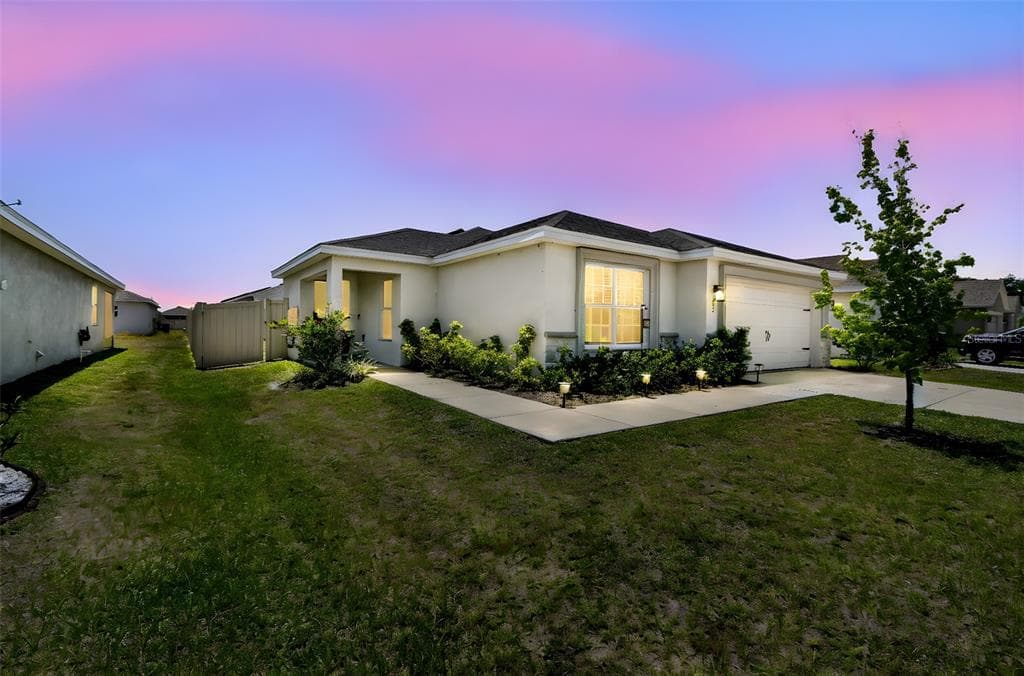 105 BLUE ALICE SPRING COURT RUSKIN, FL 33570