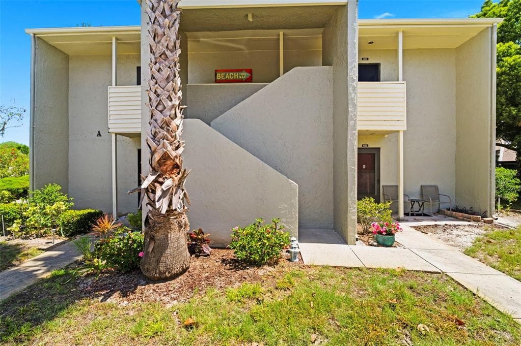 404 WINDRUSH BAY DRIVE TARPON SPRINGS, FL 34689
