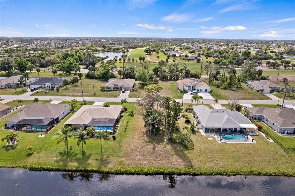 475 ROTONDA CIRCLE ROTONDA WEST, FL 33947