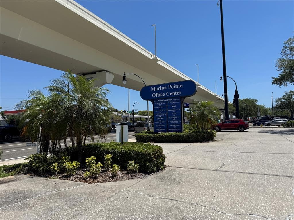 4828 W GANDY BOULEVARD UNIT B27
