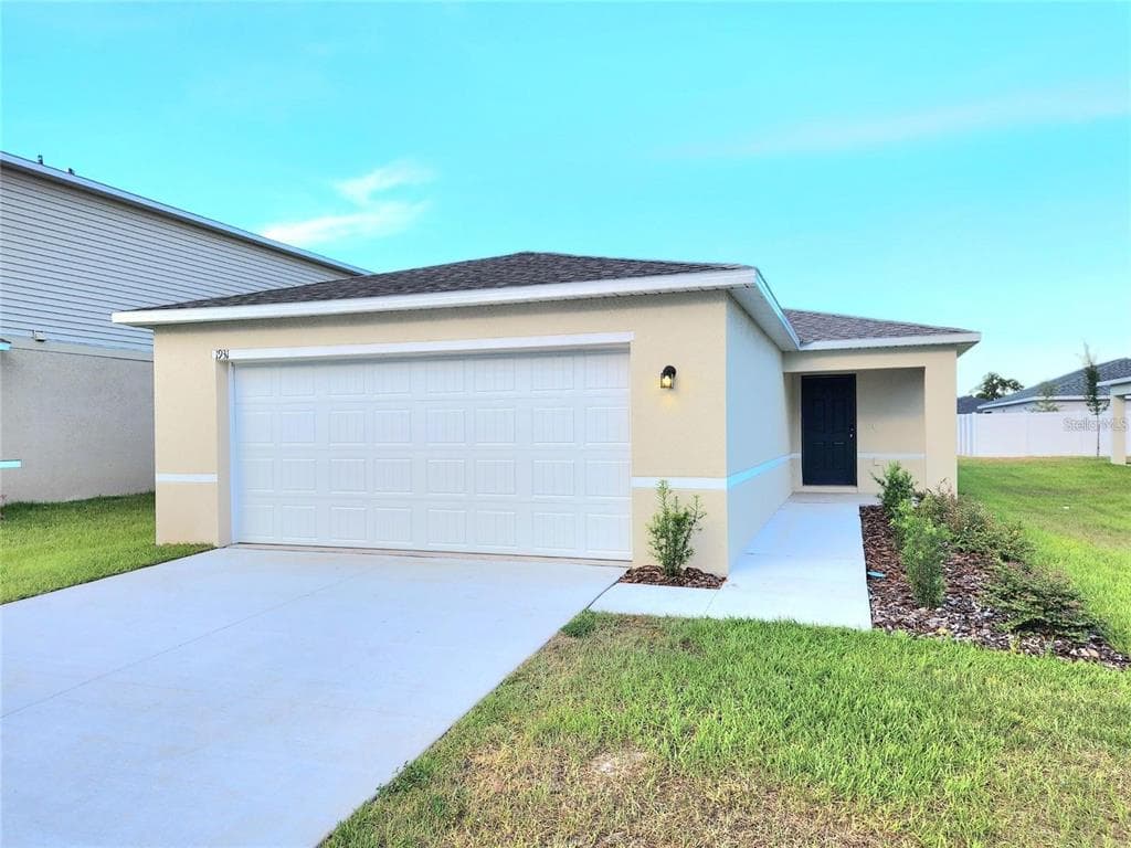 1931 GOLDEN BEAK DRIVE EAGLE LAKE, FL 33839
