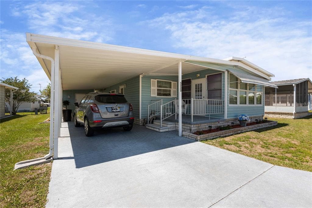 5323 SEVILLE DRIVE ZEPHYRHILLS, FL 33541