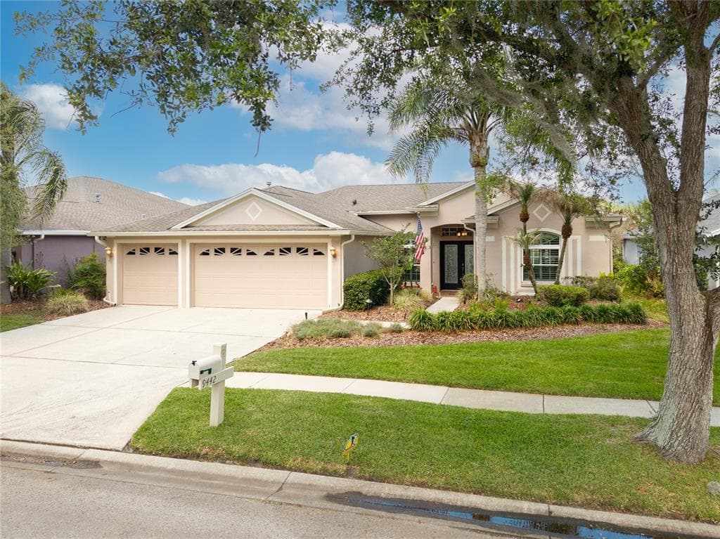 9442 HUNTERS POND DRIVE TAMPA, FL 33647