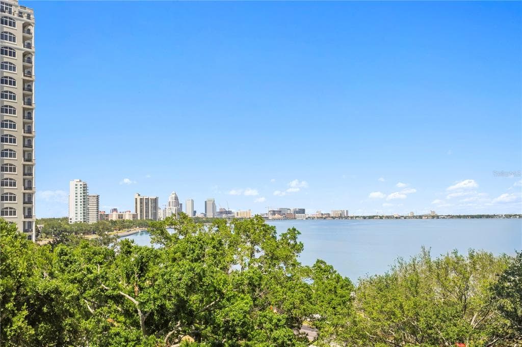 3301 BAYSHORE BOULEVARD UNIT 702E