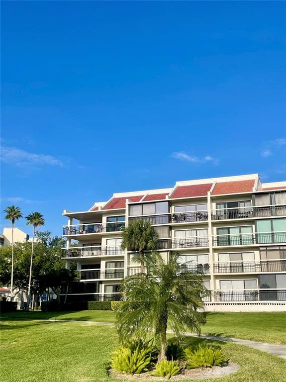 7893 SAILBOAT KEY BOULEVARD S UNIT 202 SOUTH PASADENA, FL 33707