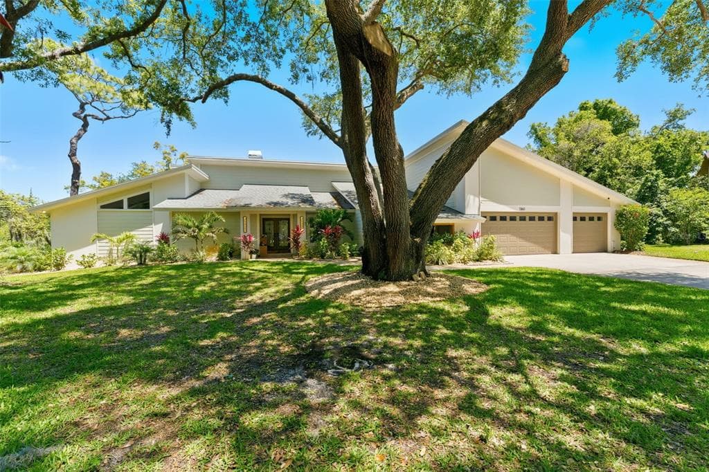 1360 SAGO COURT DUNEDIN, FL 34698