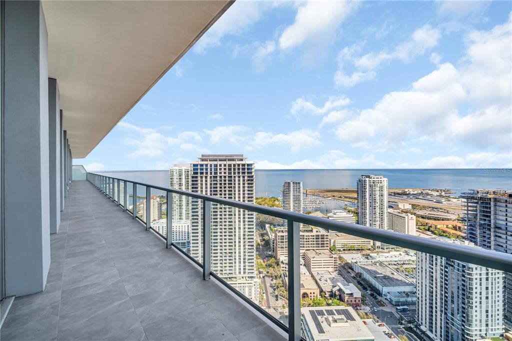 400 CENTRAL AVENUE UNIT 4002