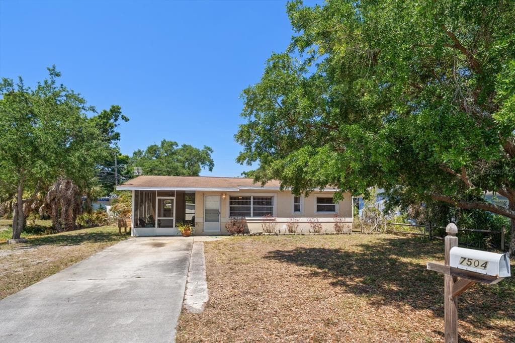 7504 91ST STREET SEMINOLE, FL 33777