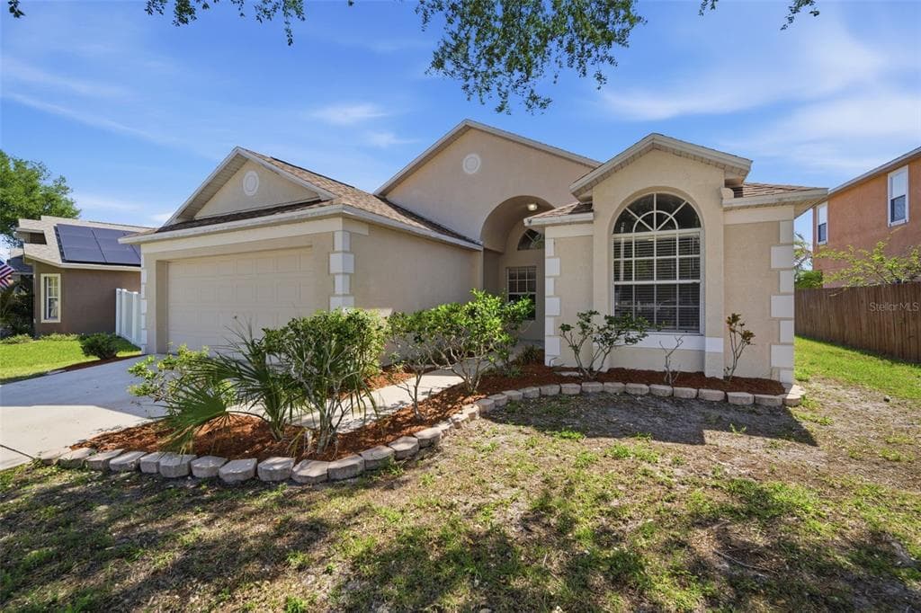 12501 LAKE VISTA DRIVE GIBSONTON, FL 33534