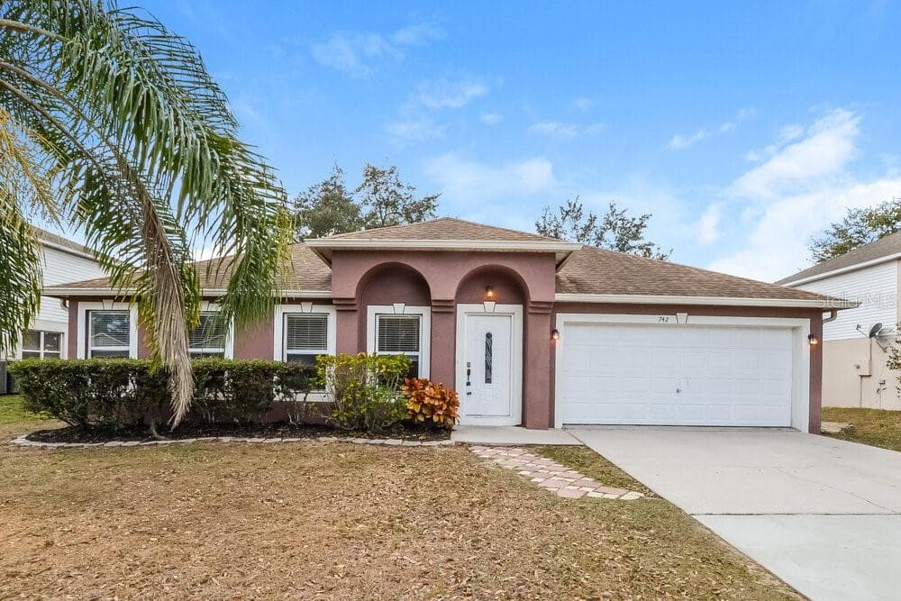 742 PARIS DRIVE KISSIMMEE, FL 34759