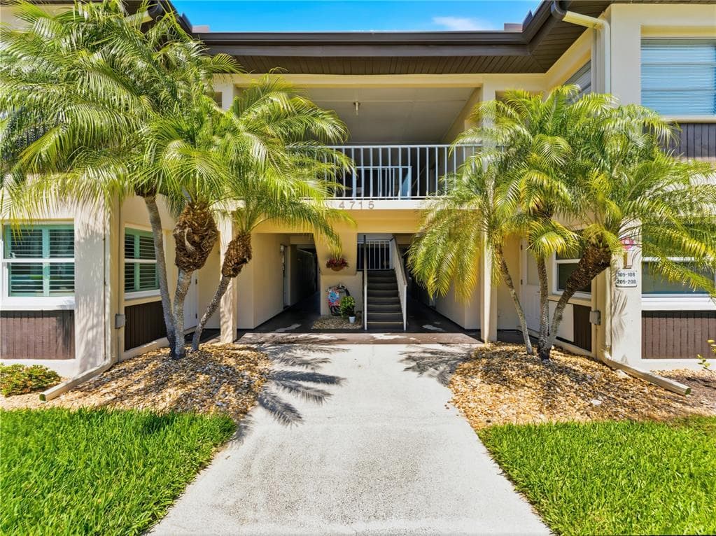 4715 JASPER DRIVE UNIT 205 NEW PORT RICHEY, FL 34652