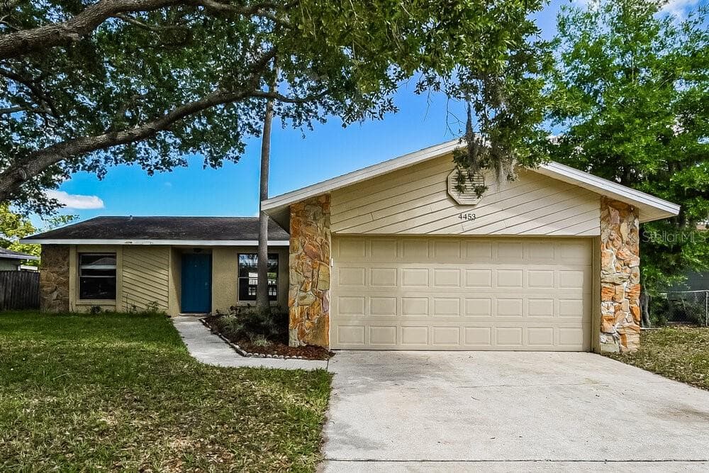 4453 TOMLINSON CIRCLE ORLANDO, FL 32829