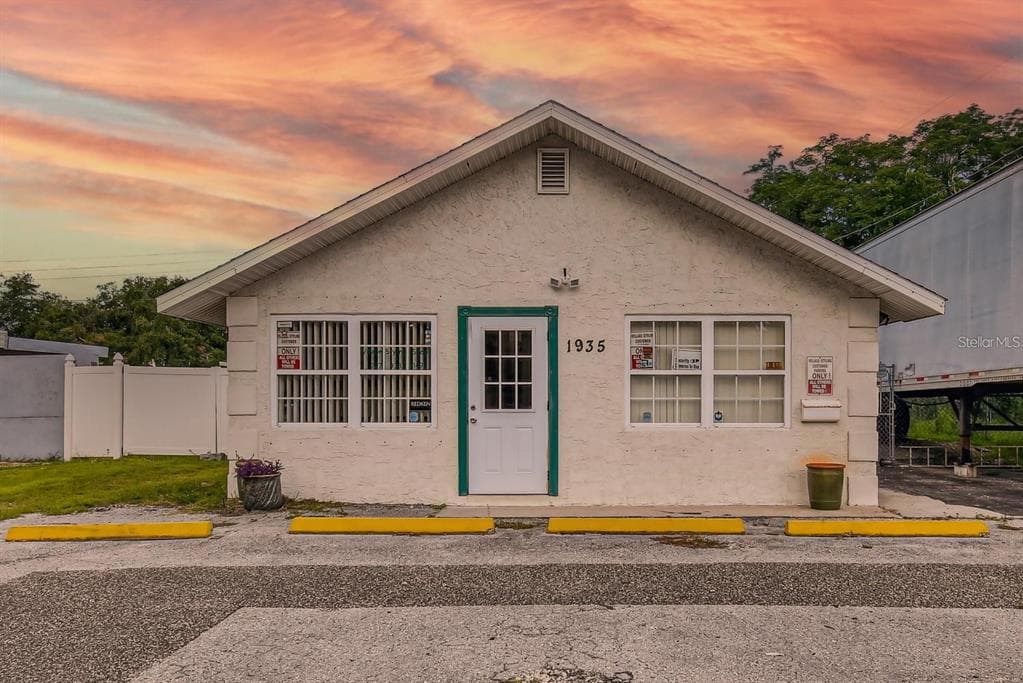 1935 GRAND BOULEVARD HOLIDAY, FL 34690
