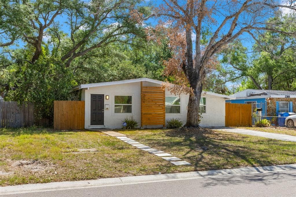 2356 KINGSTON STREET S ST PETERSBURG, FL 33711