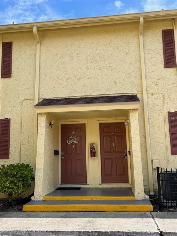 7501 GALLINETA COURT TAMPA, FL 33615