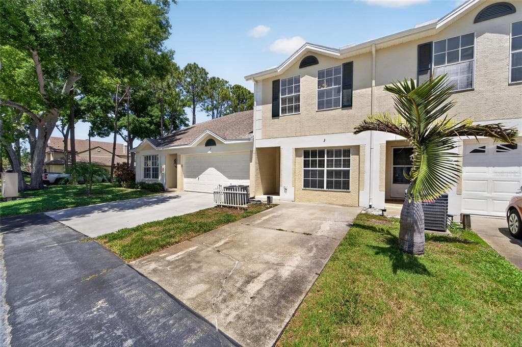 658 GREEN VALLEY ROAD UNIT B3