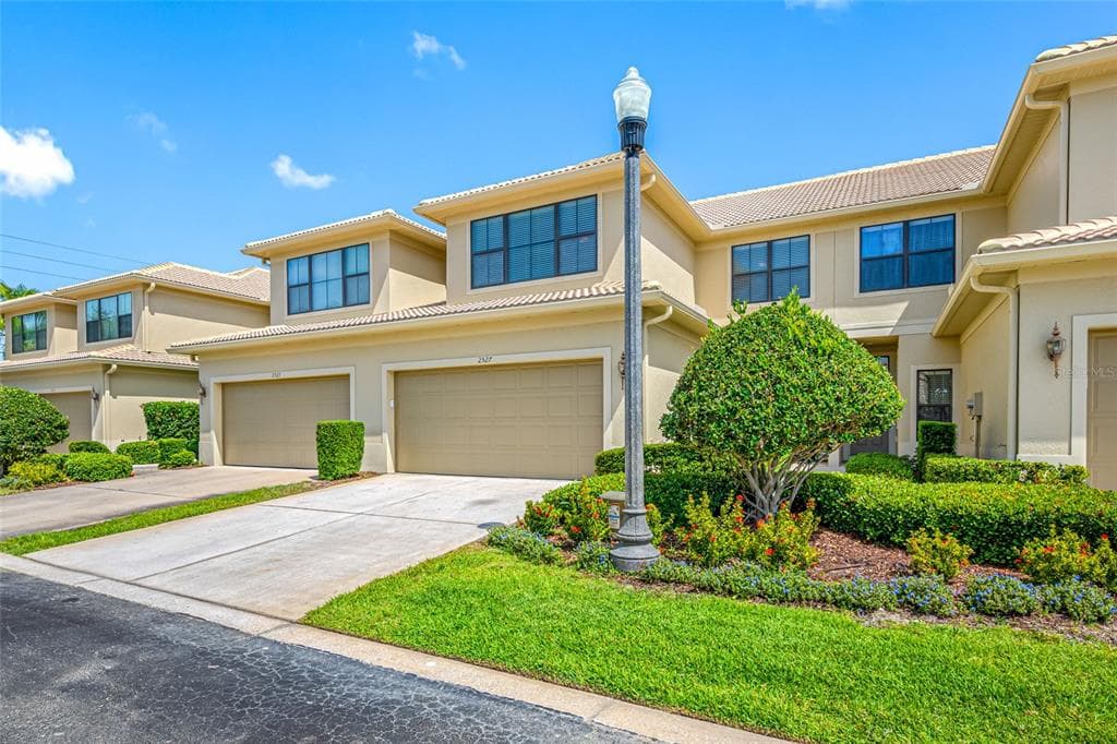 2527 SILVERBACK COURT PALM HARBOR, FL 34684