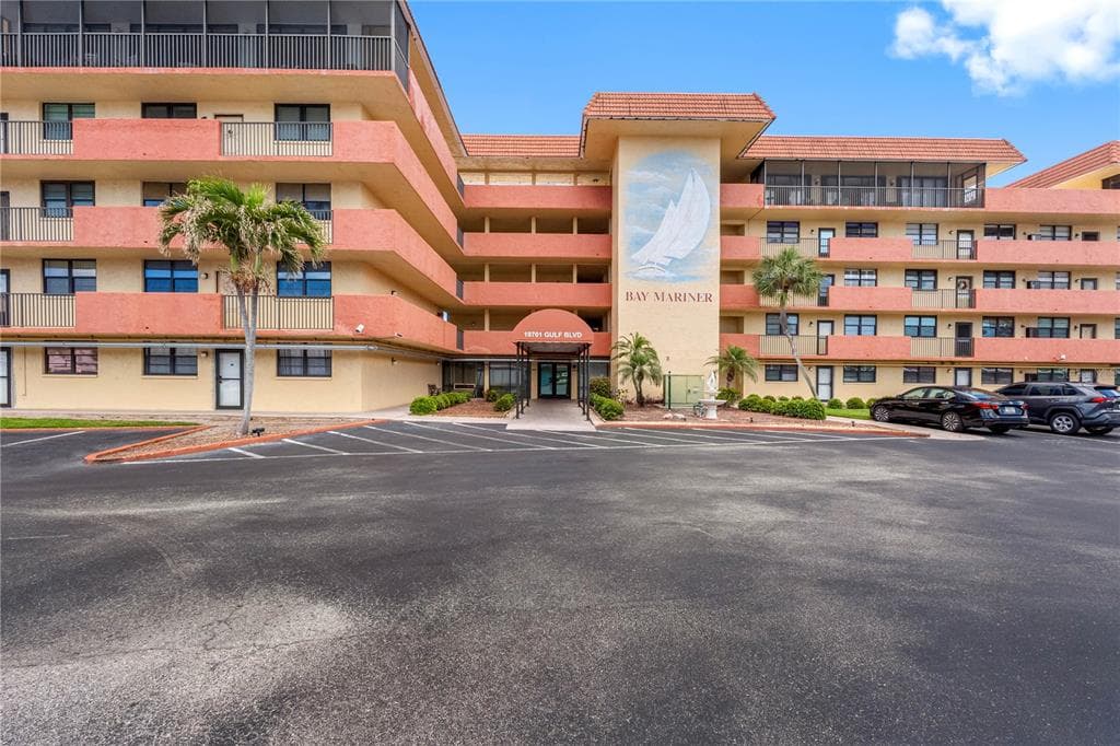 19701 GULF BOULEVARD UNIT 307 INDIAN SHORES, FL 33785