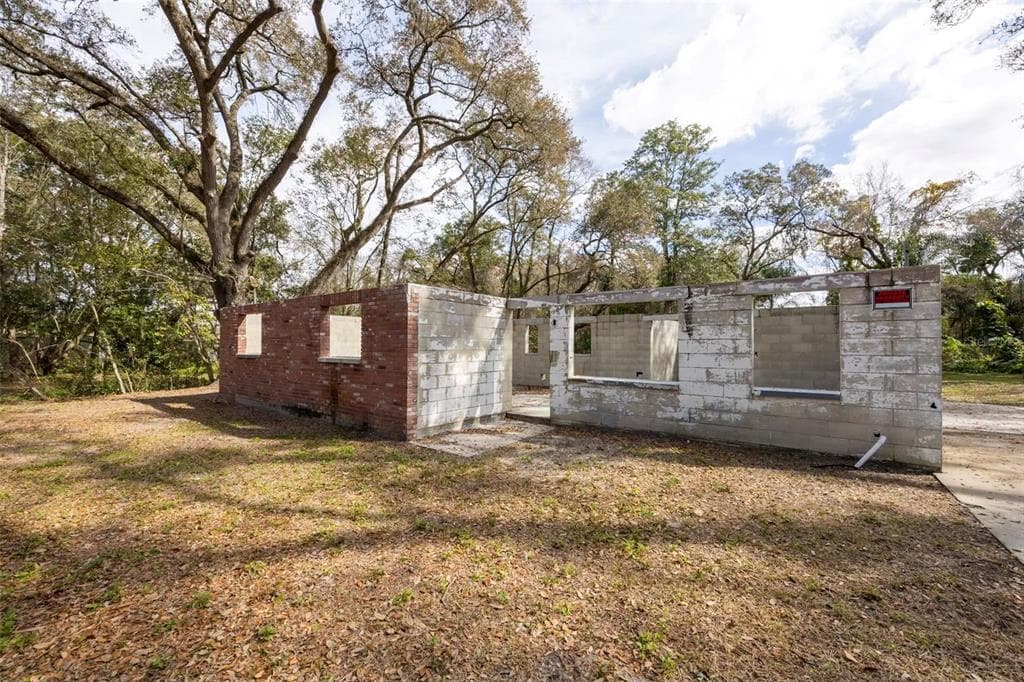 5515 N FALKENBURG ROAD TAMPA, FL 33610