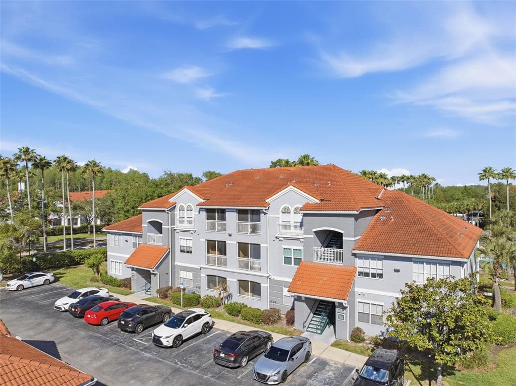 18001 RICHMOND PLACE DRIVE UNIT 613 TAMPA, FL 33647