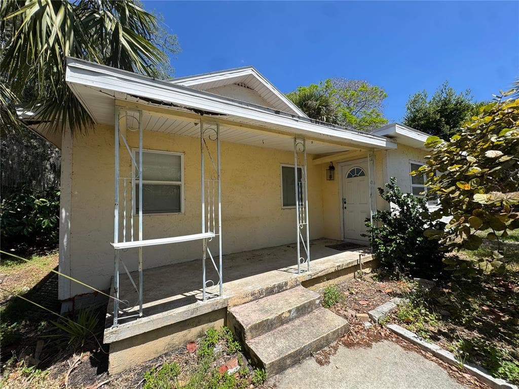 72 ADA STREET TARPON SPRINGS, FL 34689