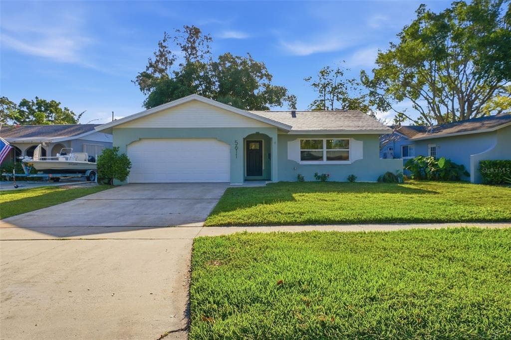 5611 VENETIAN BOULEVARD NE ST PETERSBURG, FL 33703