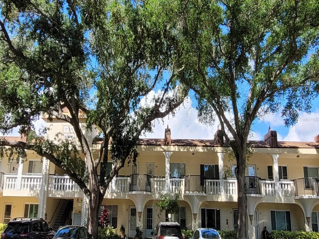 2298 NETHERLANDS DRIVE UNIT 32 CLEARWATER, FL 33763