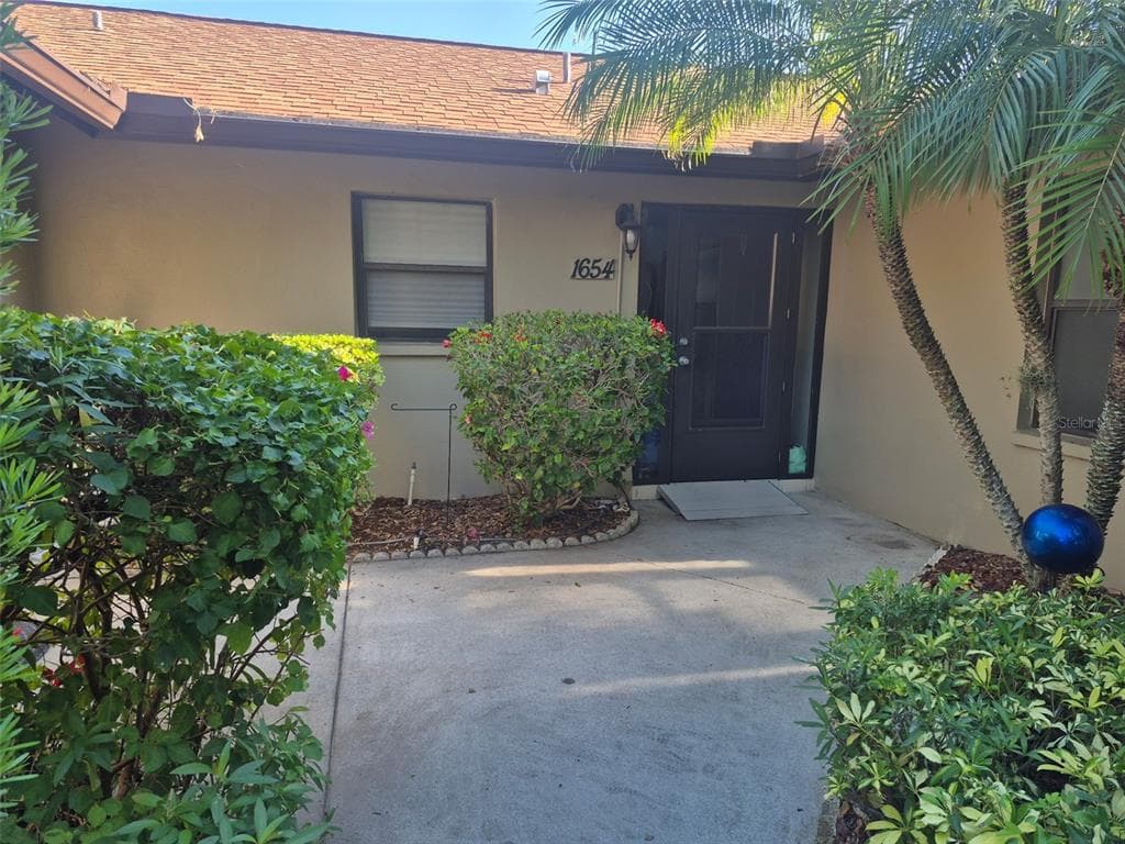 1654 NASH COURT DUNEDIN, FL 34698