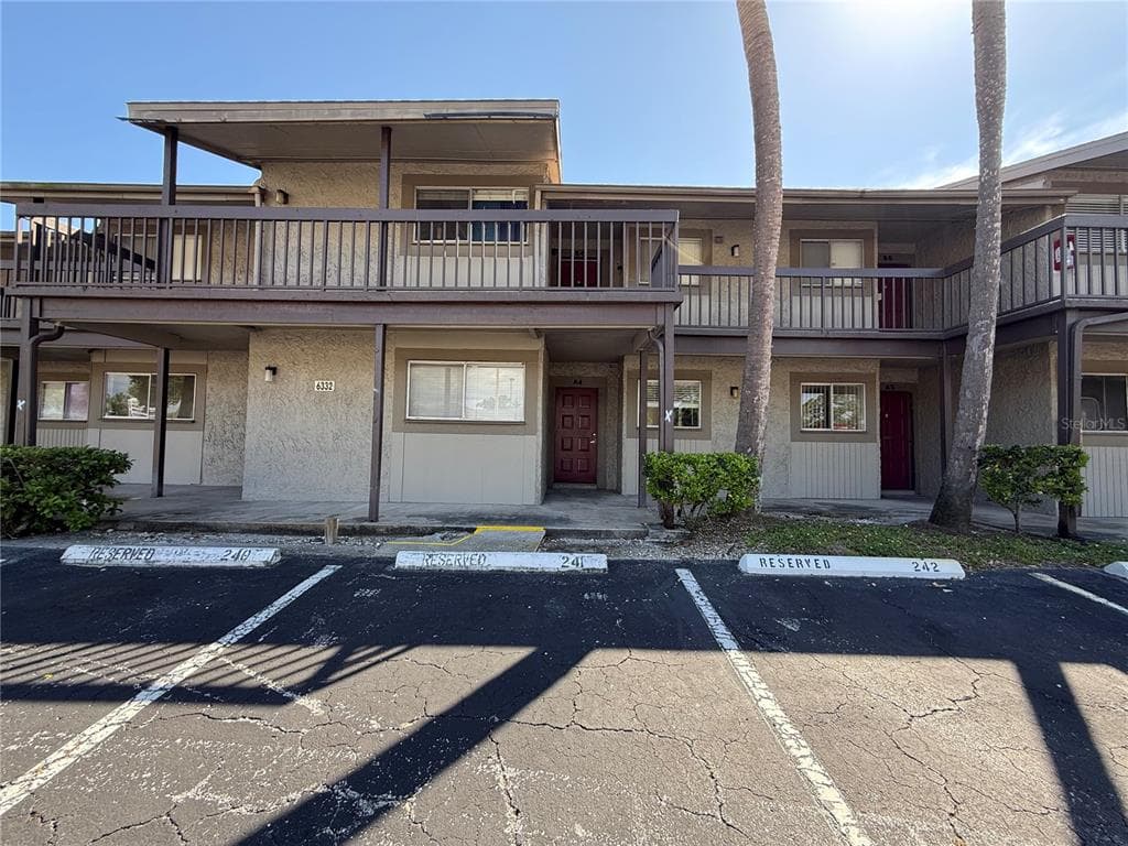 6332 NEWTOWN CIR UNIT A4 TAMPA, FL 33615