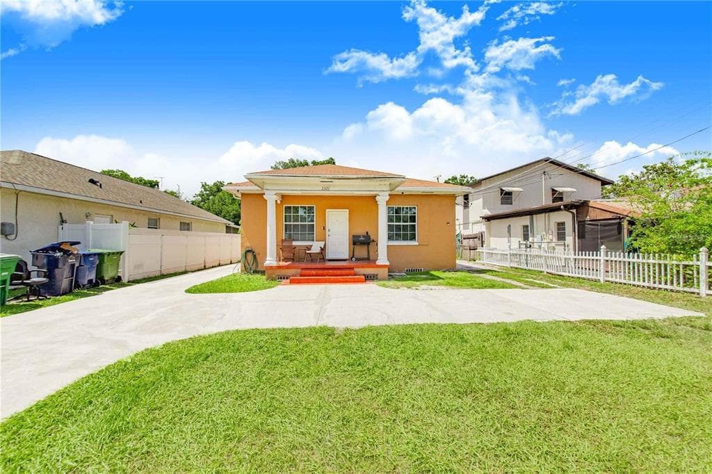 3321 W WOODLAWN AVENUE TAMPA, FL 33607