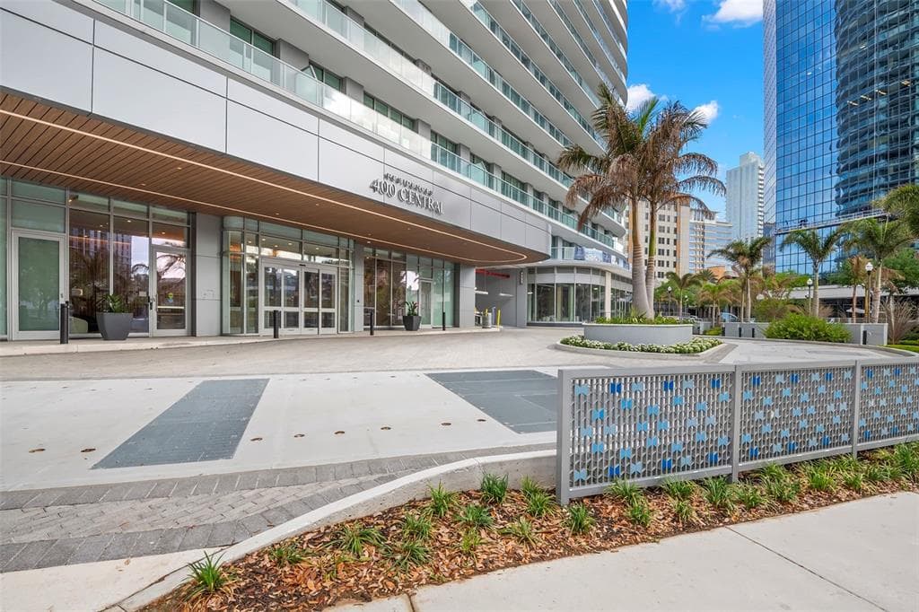 400 CENTRAL AVENUE UNIT 1909 ST PETERSBURG, FL 33701