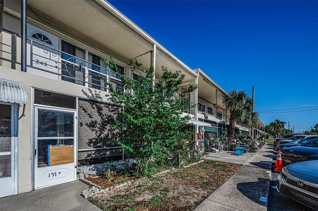 4051 58TH STREET N UNIT 243 KENNETH CITY, FL 33709