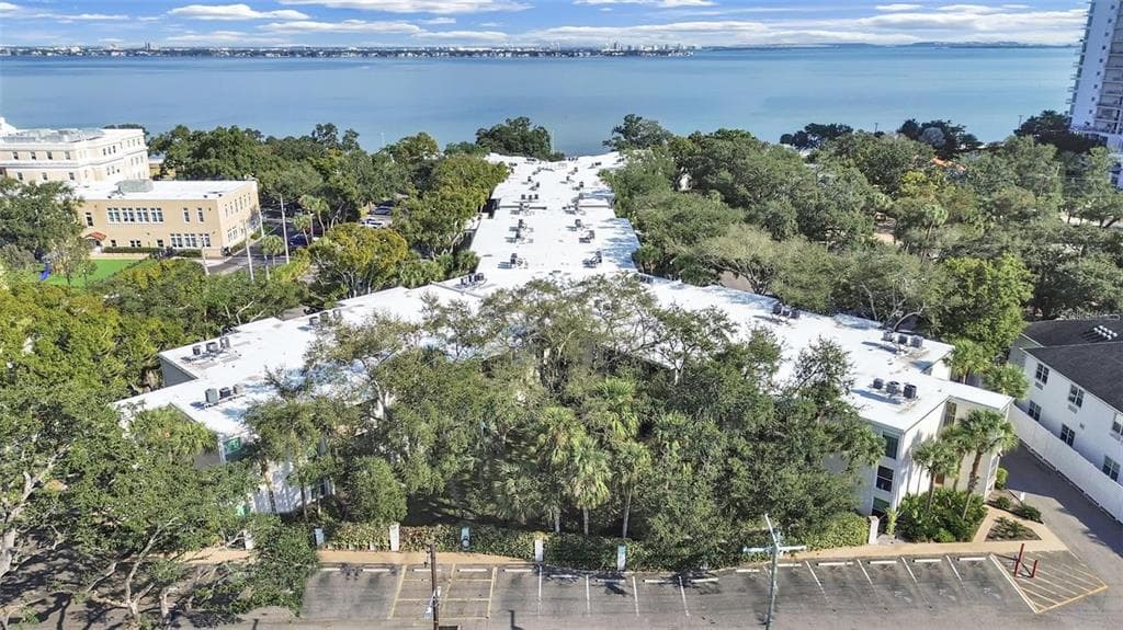 3325 BAYSHORE BOULEVARD UNIT F36 TAMPA, FL 33629