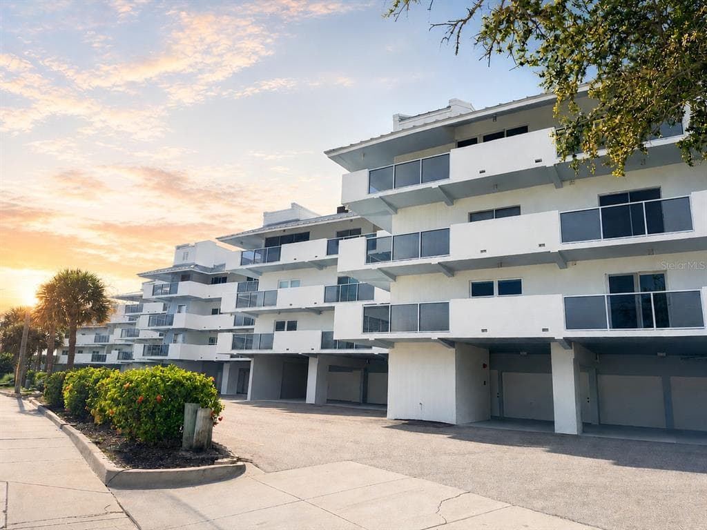 1100 PINELLAS BAYWAY S UNIT G2 TIERRA VERDE, FL 33715