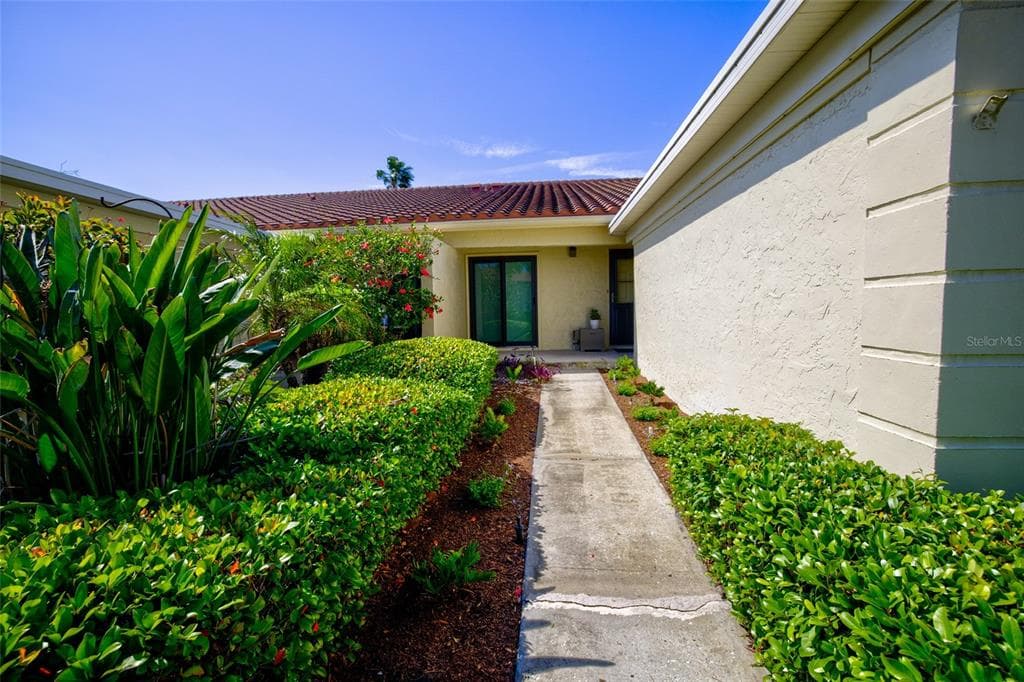 10134 REGAL DRIVE UNIT 1 LARGO, FL 33774