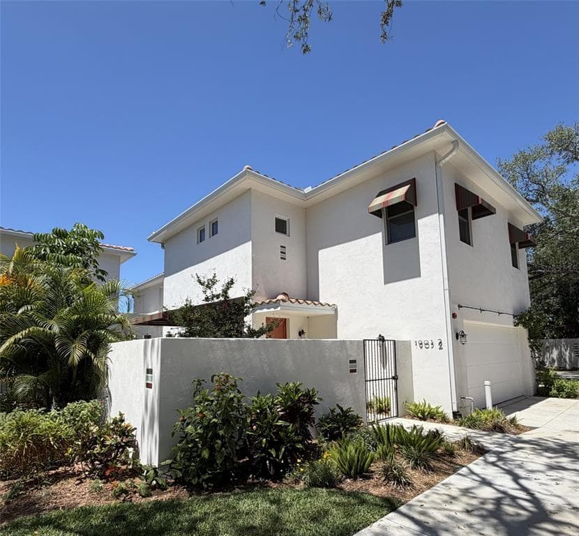 1903 W BRISTOL AVENUE UNIT 2 TAMPA, FL 33606