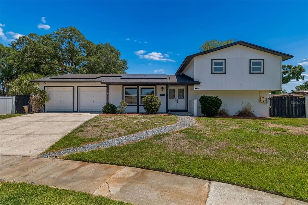 7111 GATEWAY COURT TAMPA, FL 33615
