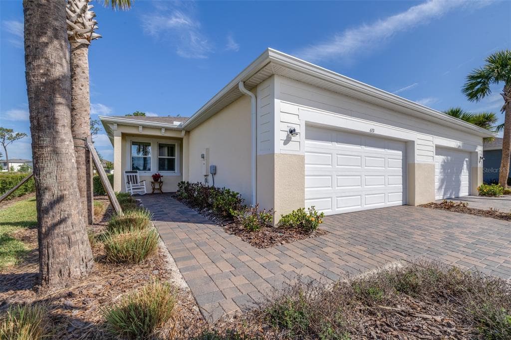 6131 TIMBERDALE AVENUE WESLEY CHAPEL, FL 33545