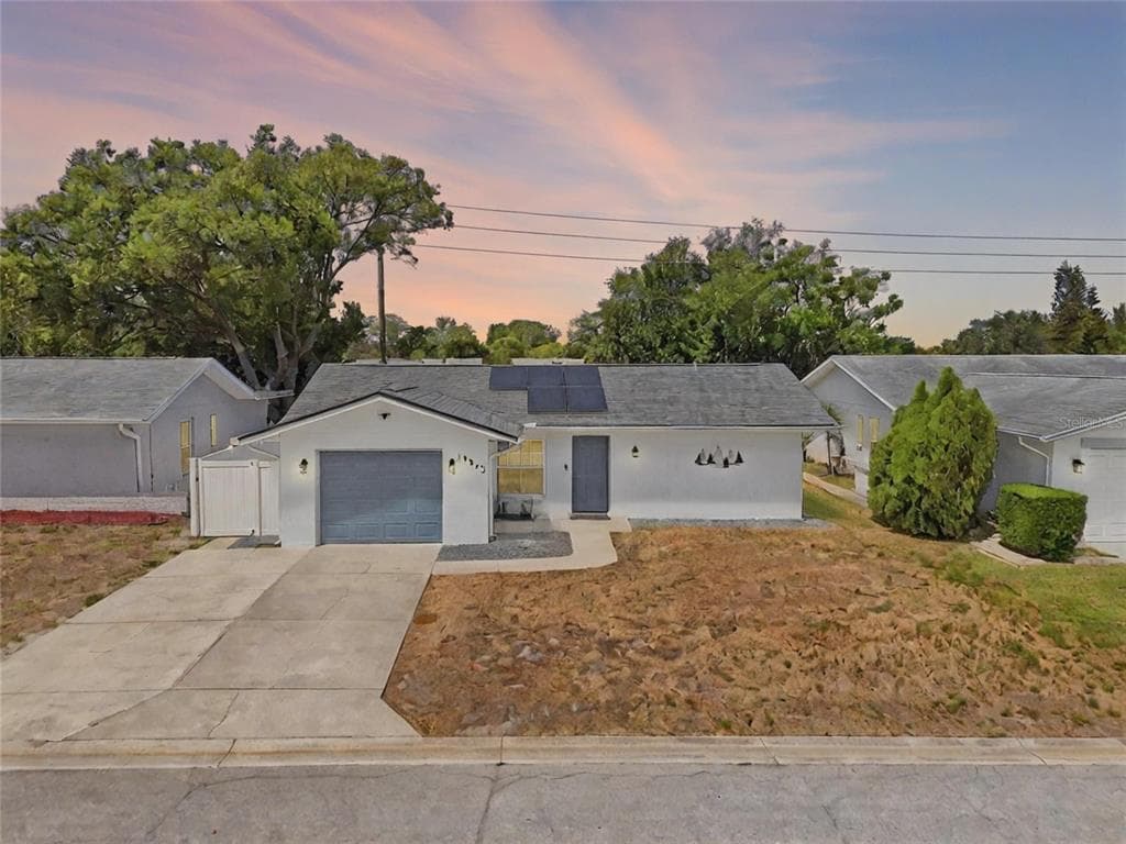 10823 CASA GRANDE AVENUE PORT RICHEY, FL 34668