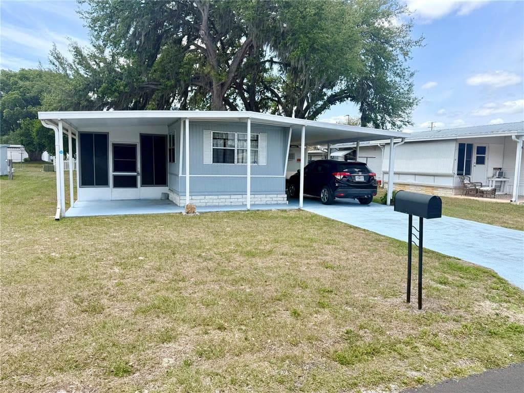 4513 AUTUMN PALM DRIVE