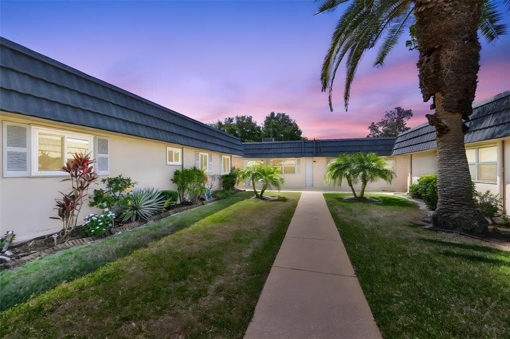 1802 BEDFORD TERRACE UNIT 184 SUN CITY CENTER, FL 33573