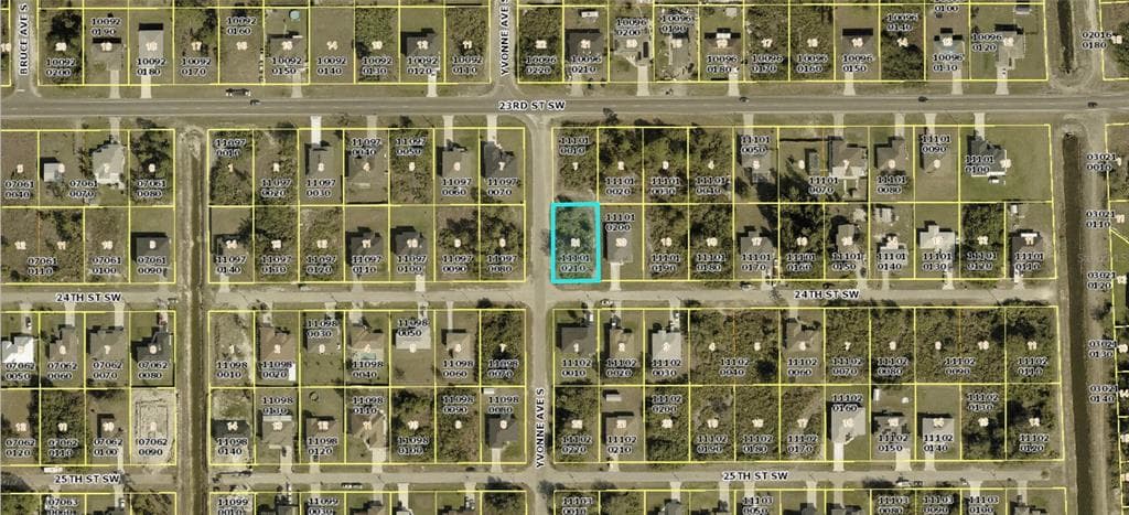 3720 24TH STREET SW LEHIGH ACRES, FL 33976