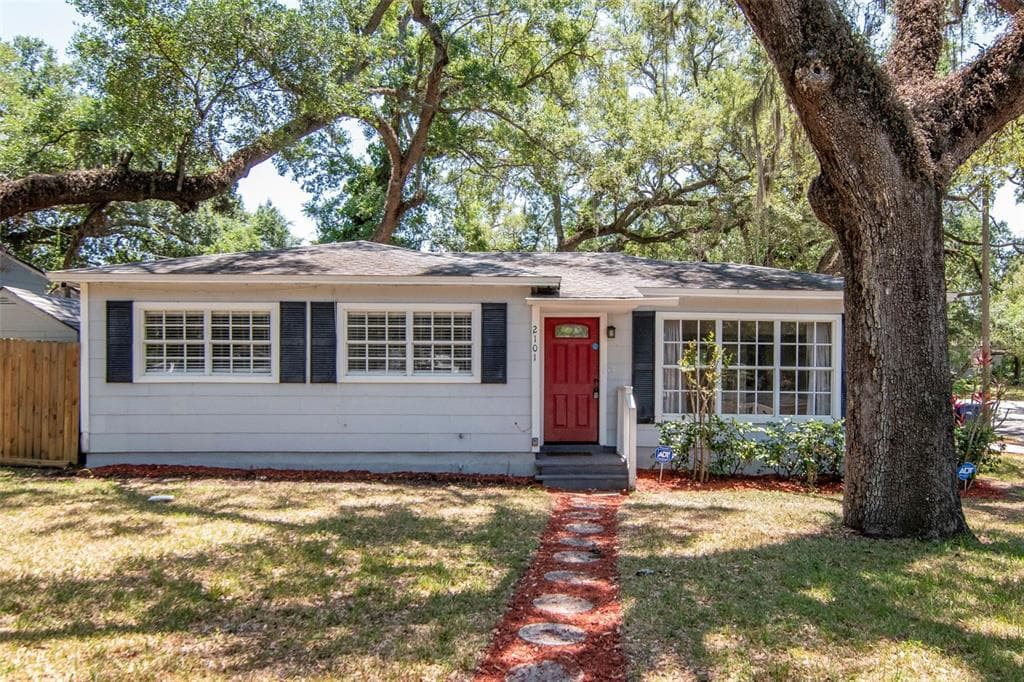 2101 E HOWELL STREET TAMPA, FL 33610