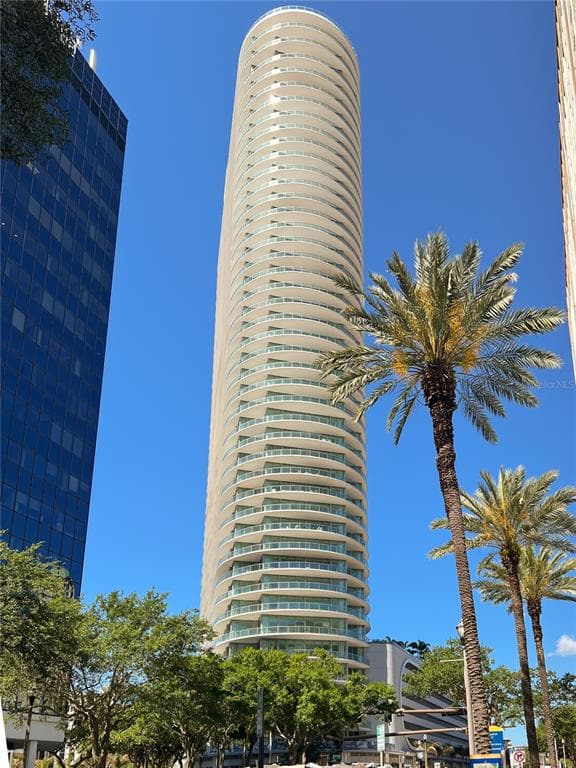 400 CENTRAL AVENUE UNIT 1806 ST PETERSBURG, FL 33701