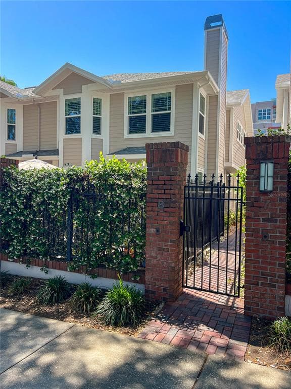 350 2ND STREET N UNIT 8 ST PETERSBURG, FL 33701