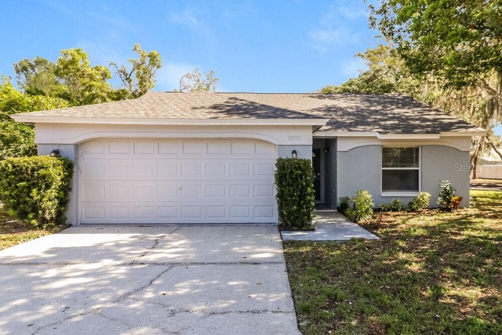 10935 LIVINGSTON DRIVE NEW PORT RICHEY, FL 34654