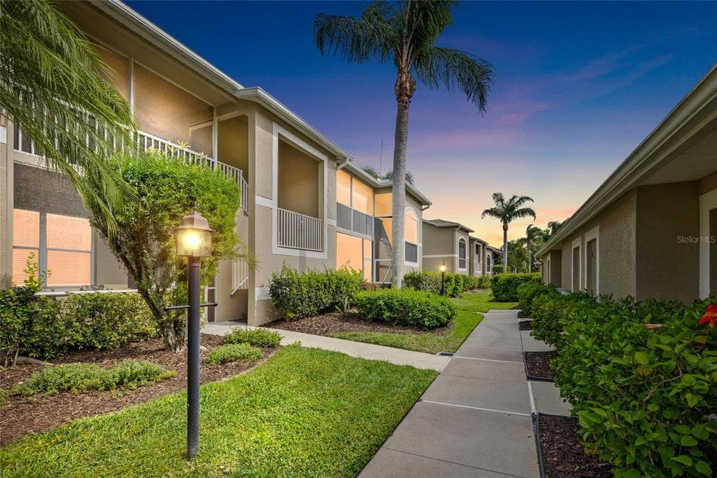 5231 MAHOGANY RUN AVENUE UNIT 325