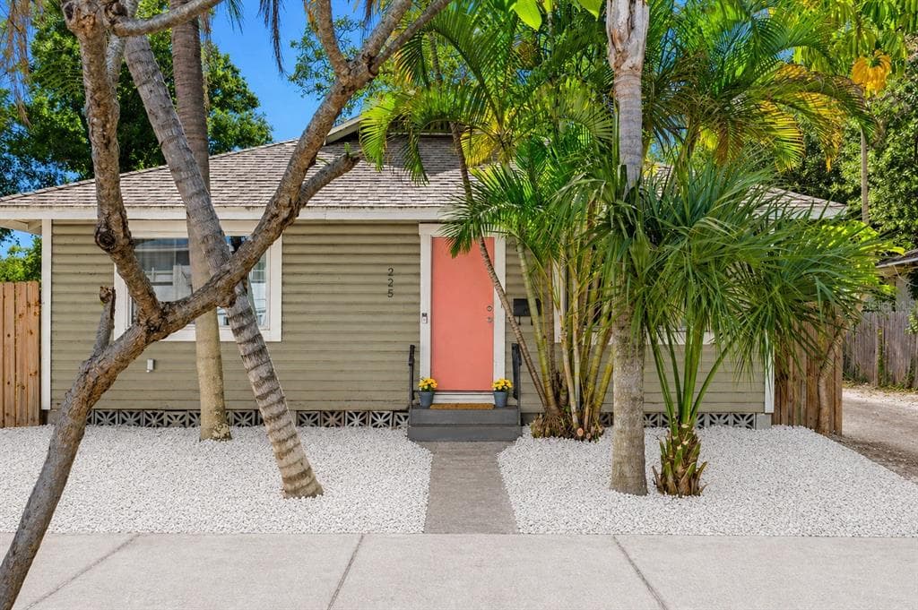 225 35TH STREET S ST PETERSBURG, FL 33711