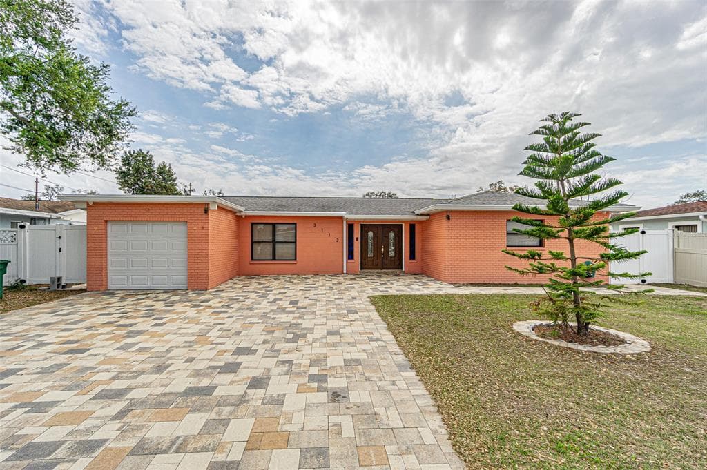 3112 W HENRY AVENUE TAMPA, FL 33614